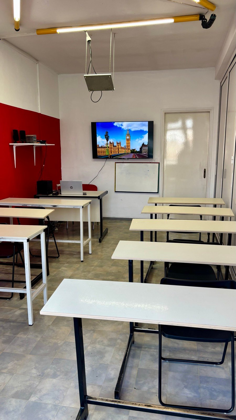Αίθουσα διδασκαλίας στα Εκπαιδευτικά Κέντρα Ορίζοντες στον Τύρναβο